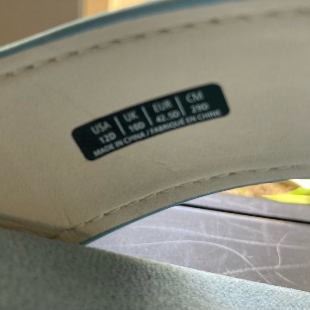 Spenco women’s Sz 12D light blue thong sandals - Picture 2 of 9
